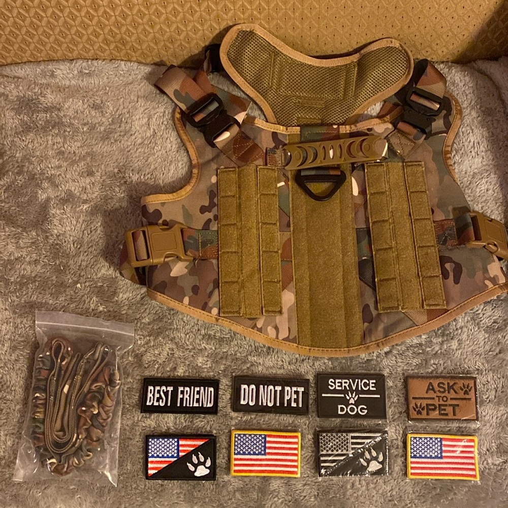BRAND NEW, in packaging no tags service dog vest & high  grade leash AND patches